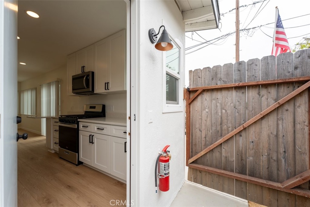 241 Costa Mesa St, Unit A Property Photo 21
