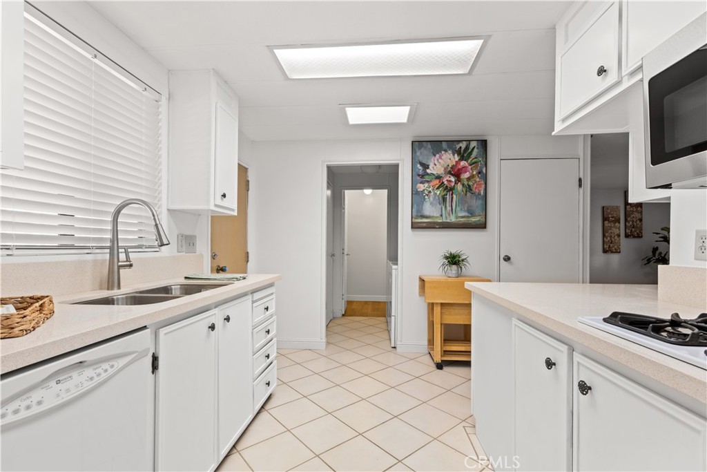 5200 Irvine Boulevard 254 Property Photo 14