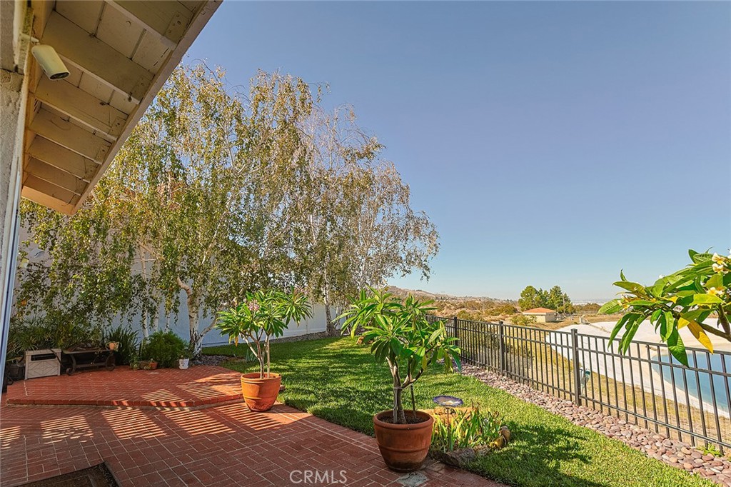 6915 E Shorecrest Property Photo 4