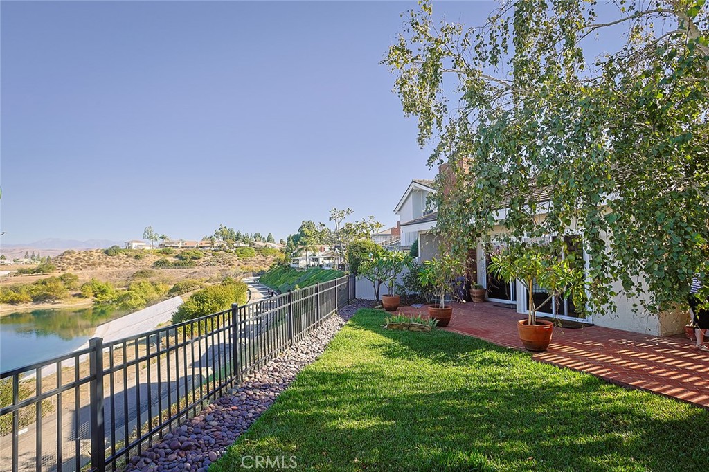 6915 E Shorecrest Property Photo 6