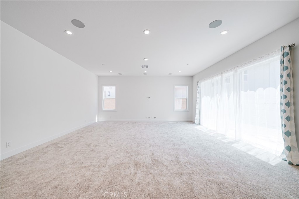 121 Bear Leaf Property Photo 9