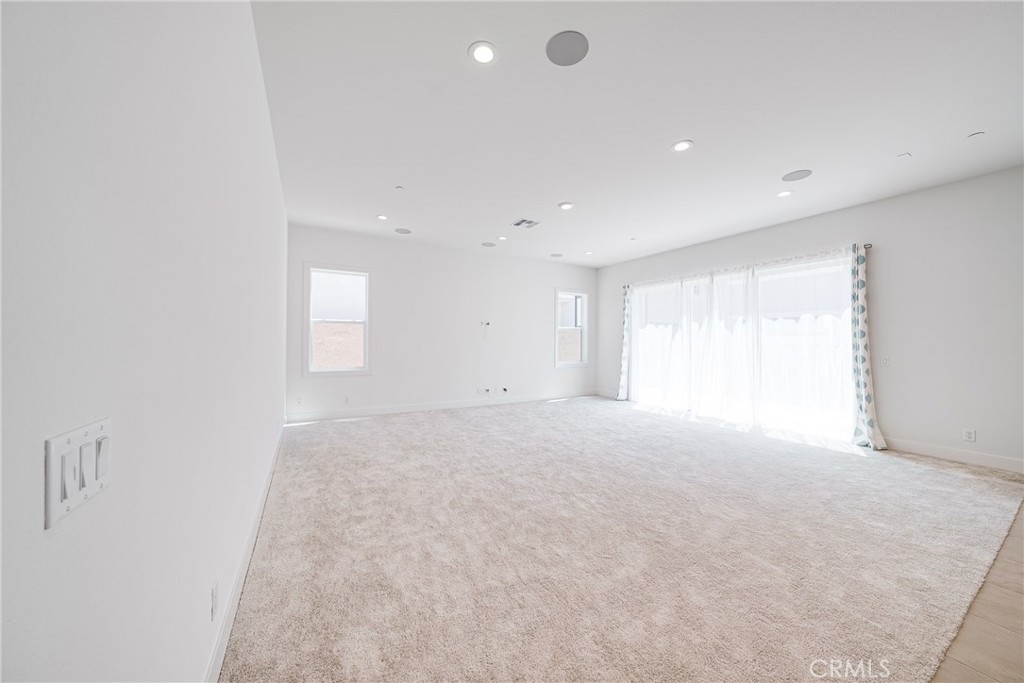 121 Bear Leaf Property Photo 10