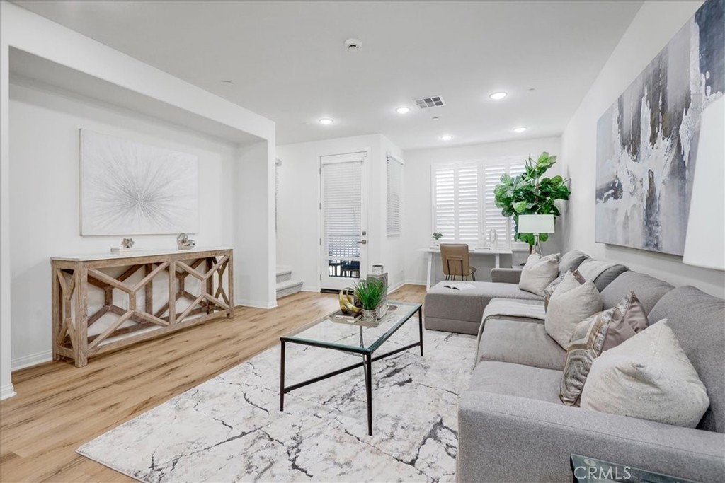 148 Capricorn Property Photo 1