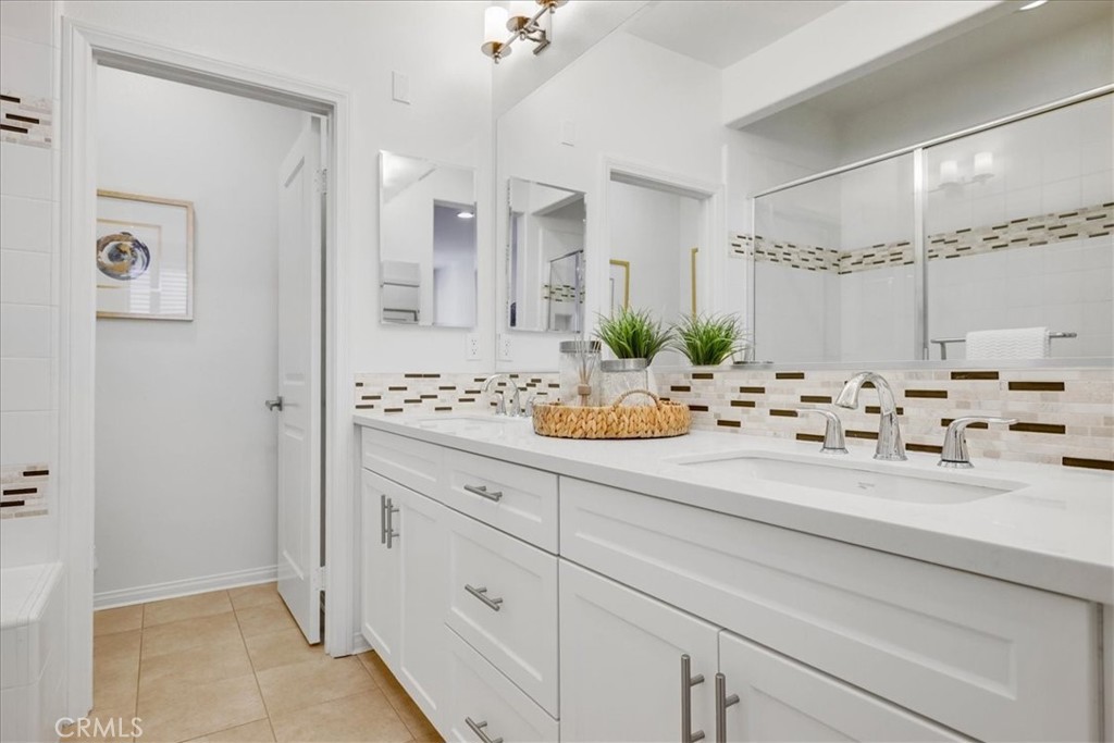 148 Capricorn Property Photo 45
