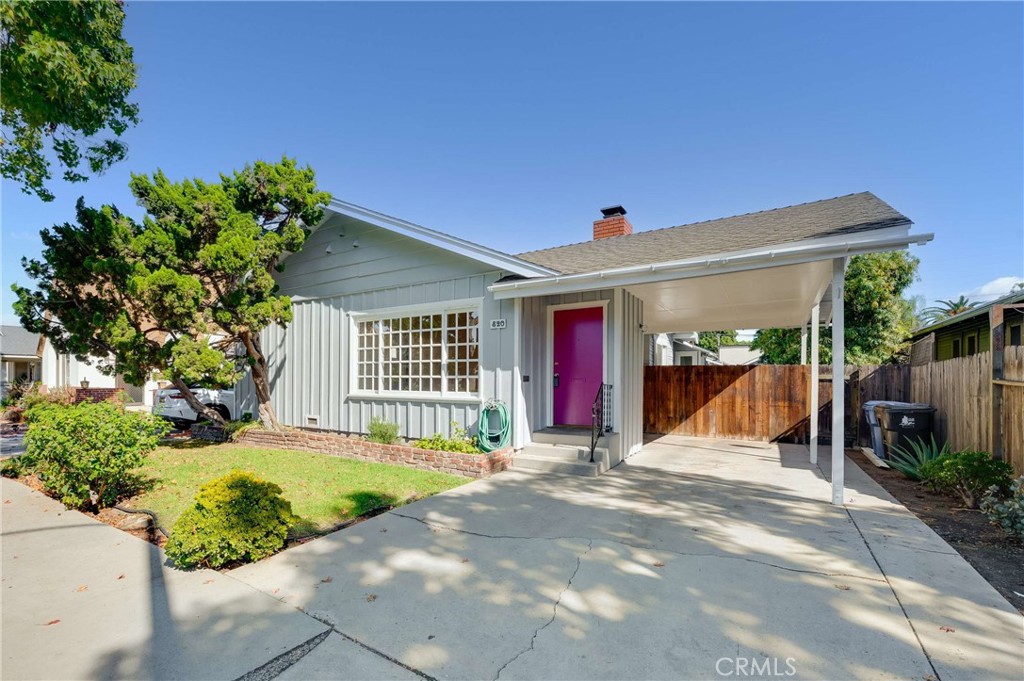 820 1/2 Newport Property Photo 1