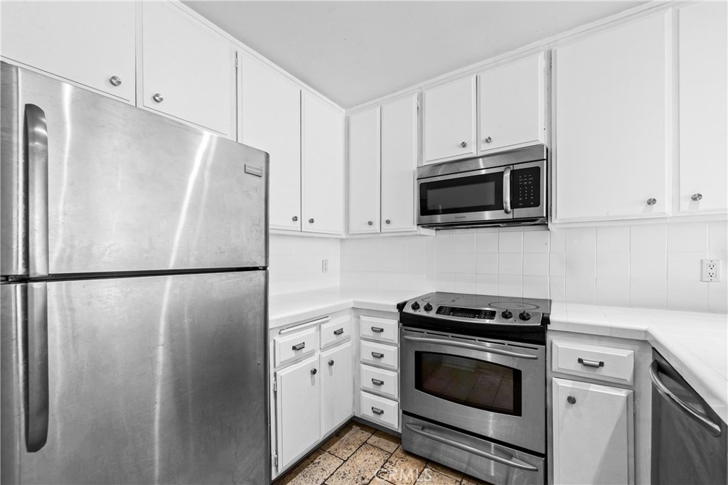 1140 E Ocean Boulevard 124 Property Photo 8