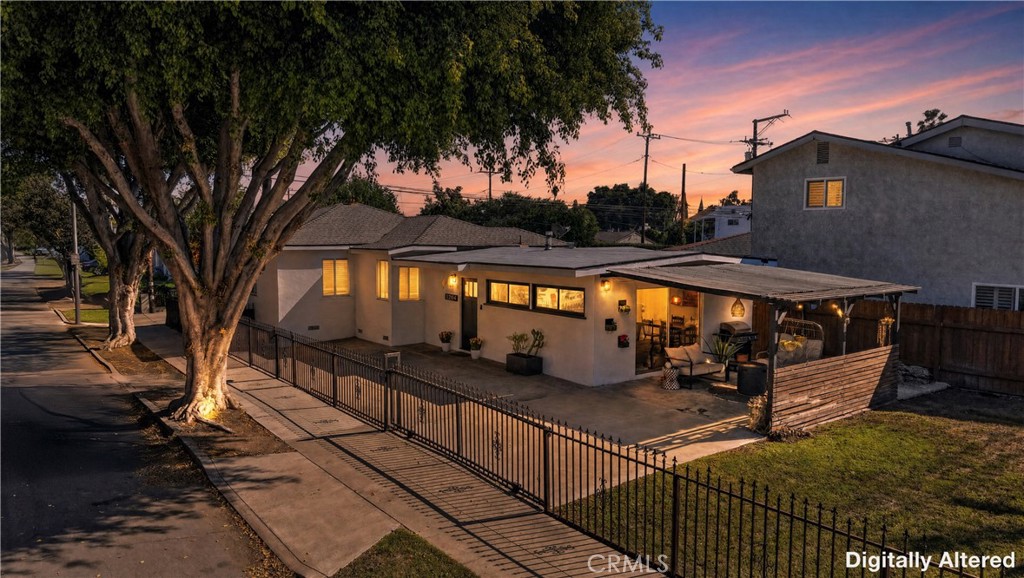 1204 E Poinsettia Property Photo 1