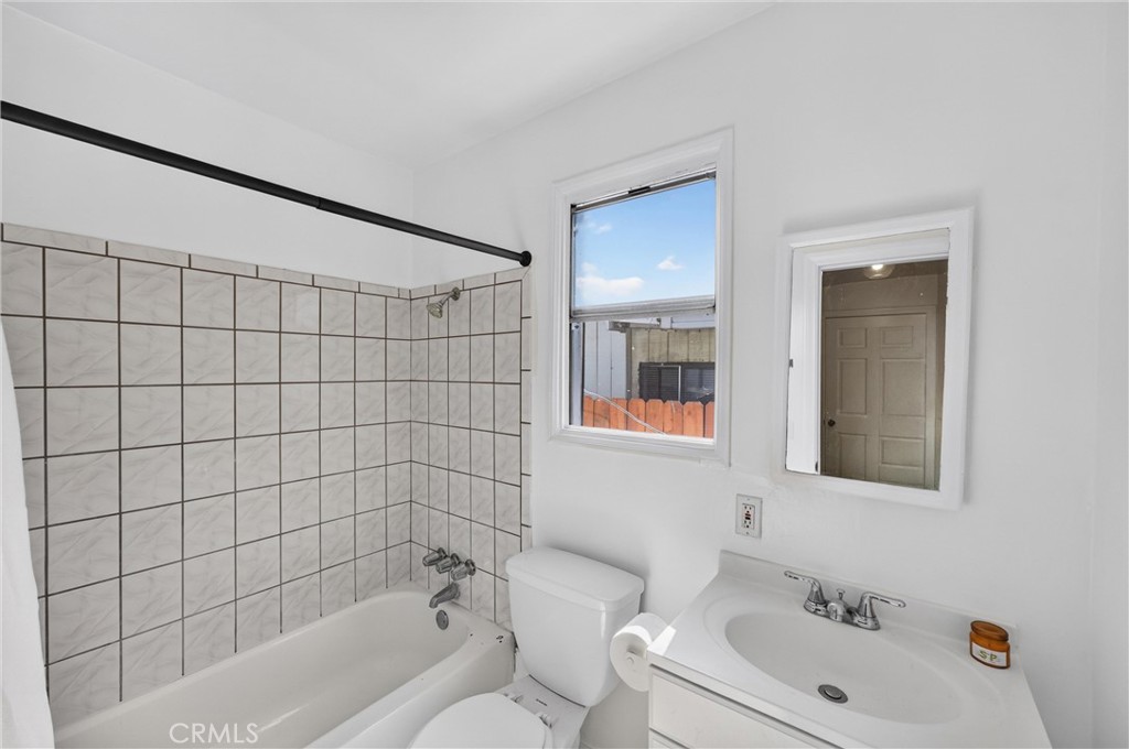 1204 E Poinsettia Property Photo 27