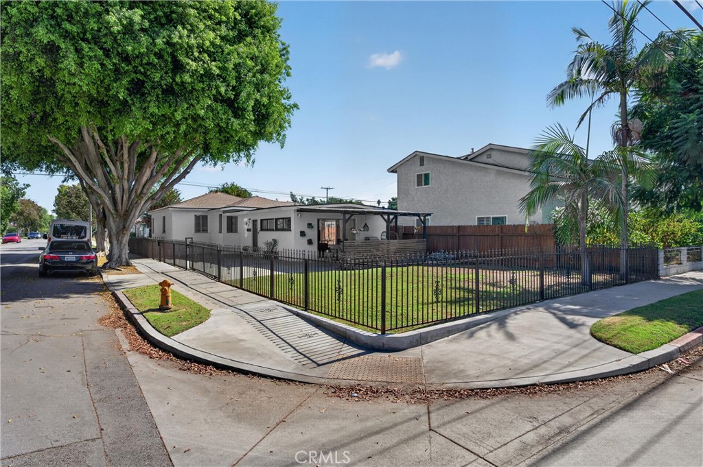 1204 E Poinsettia Property Photo 45