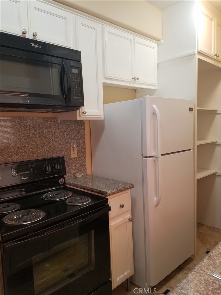 635 Elm Avenue 3 Property Photo 8