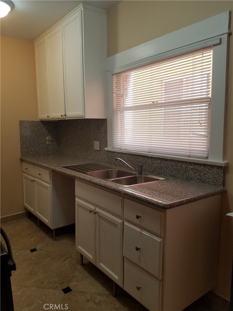 635 Elm Avenue 3 Property Photo 9