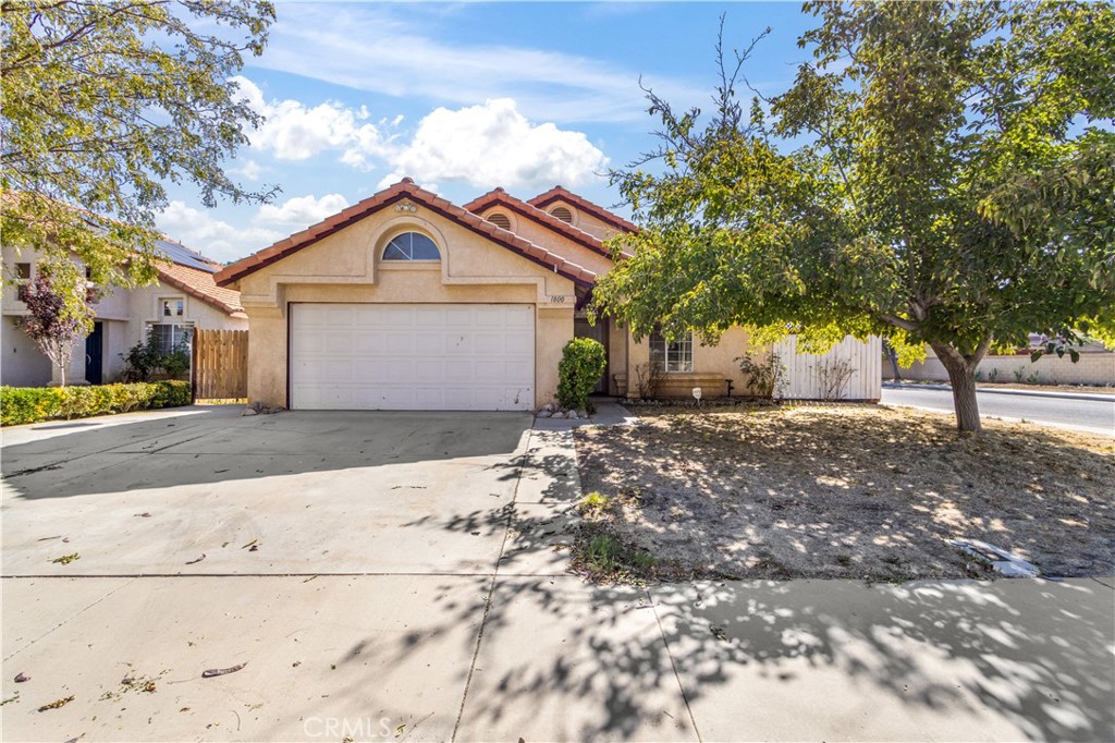 1800 Sierra View Property Photo 1