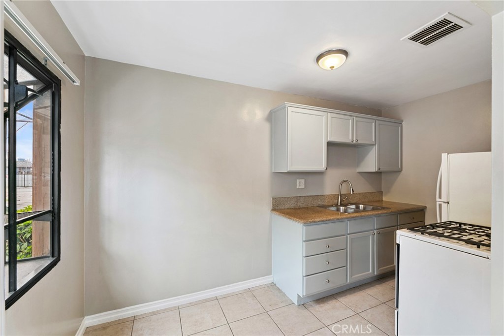 724 Temple Property Photo 16