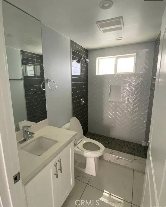 234 E 27th Property Photo 4