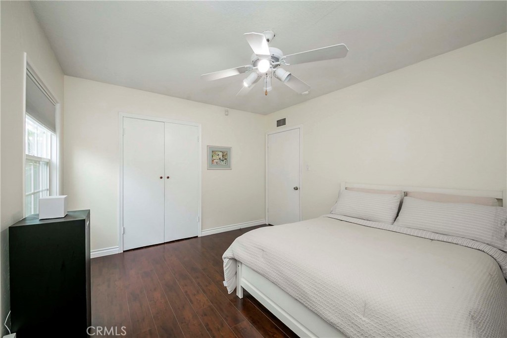1037 W Ash Property Photo 11