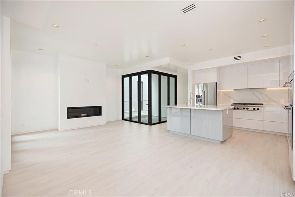 423 Orchid Ave 1/2 Property Photo 3