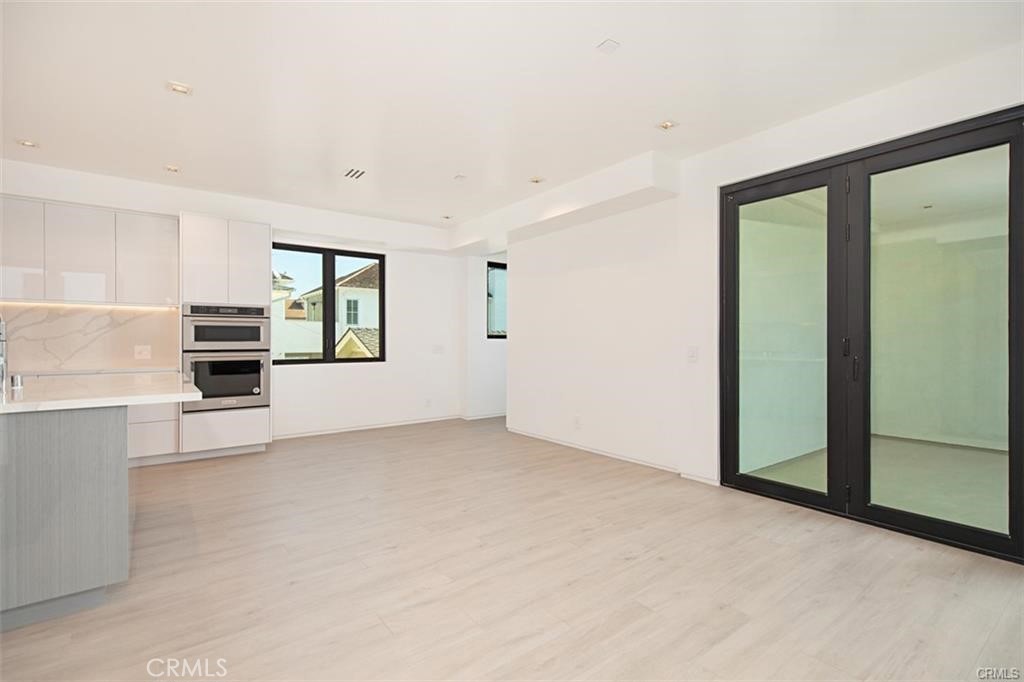 423 Orchid Ave 1/2 Property Photo 6
