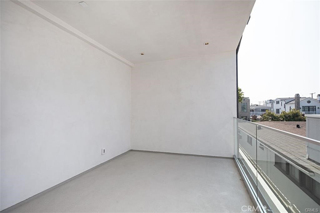 423 Orchid Ave 1/2 Property Photo 11
