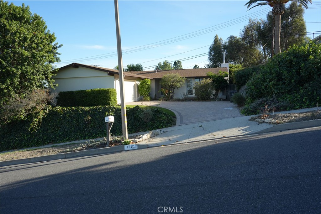 4912 Kingspine Drive Property Photo 1