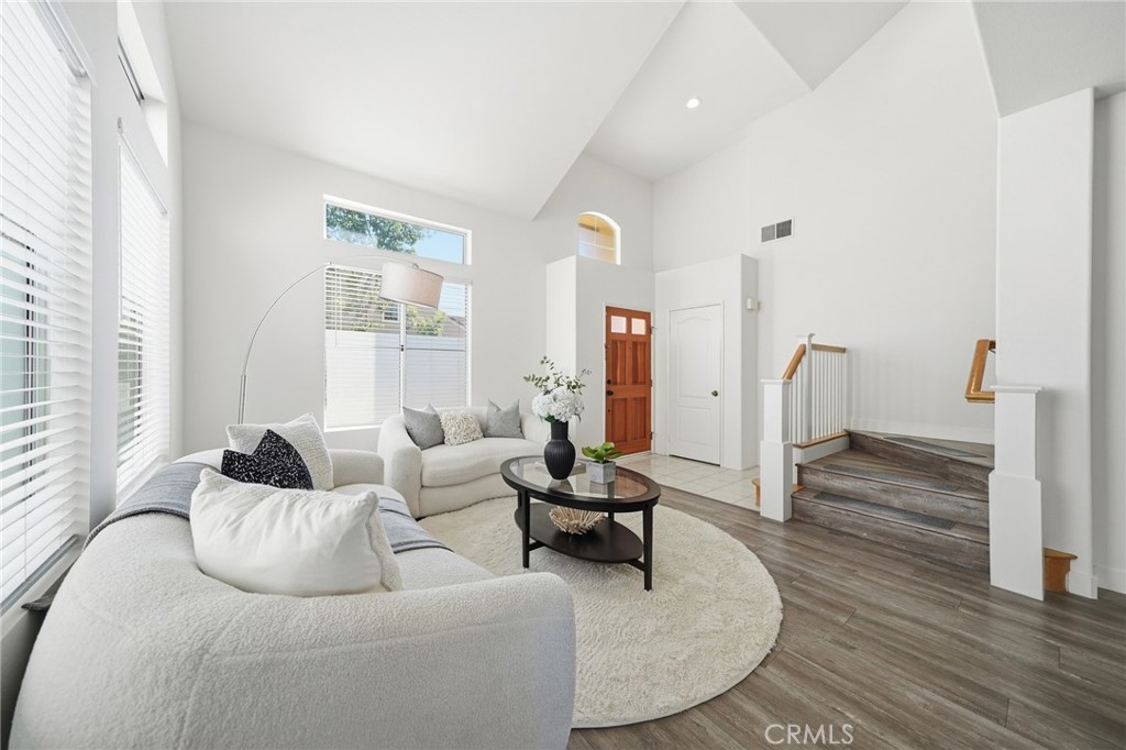 781 Roscoe Street Property Photo 3
