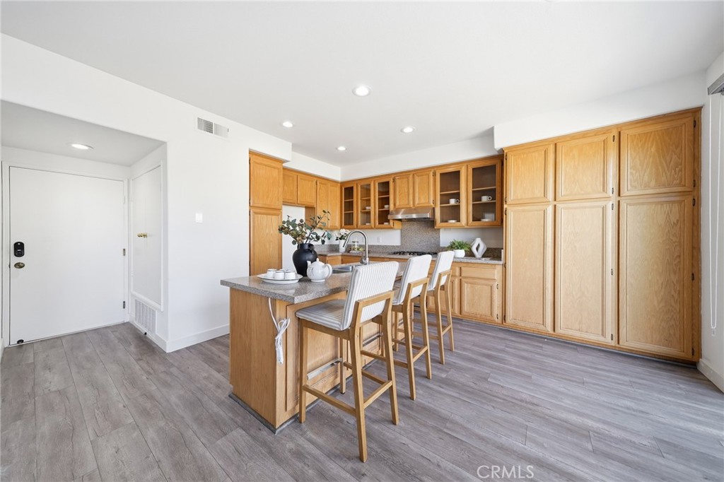 781 Roscoe Street Property Photo 15