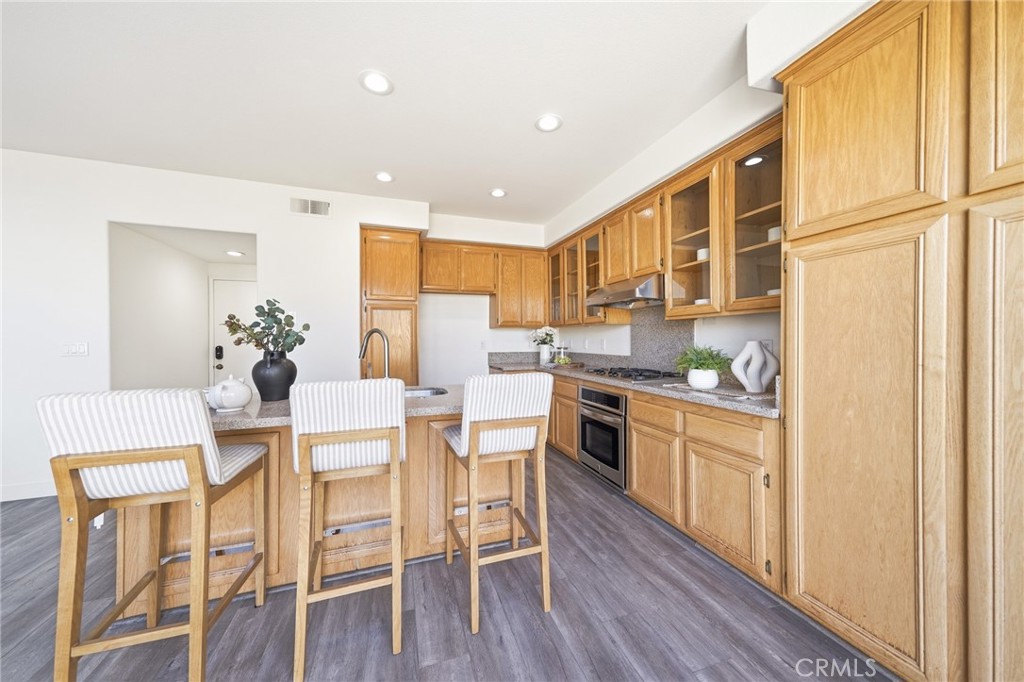 781 Roscoe Street Property Photo 17
