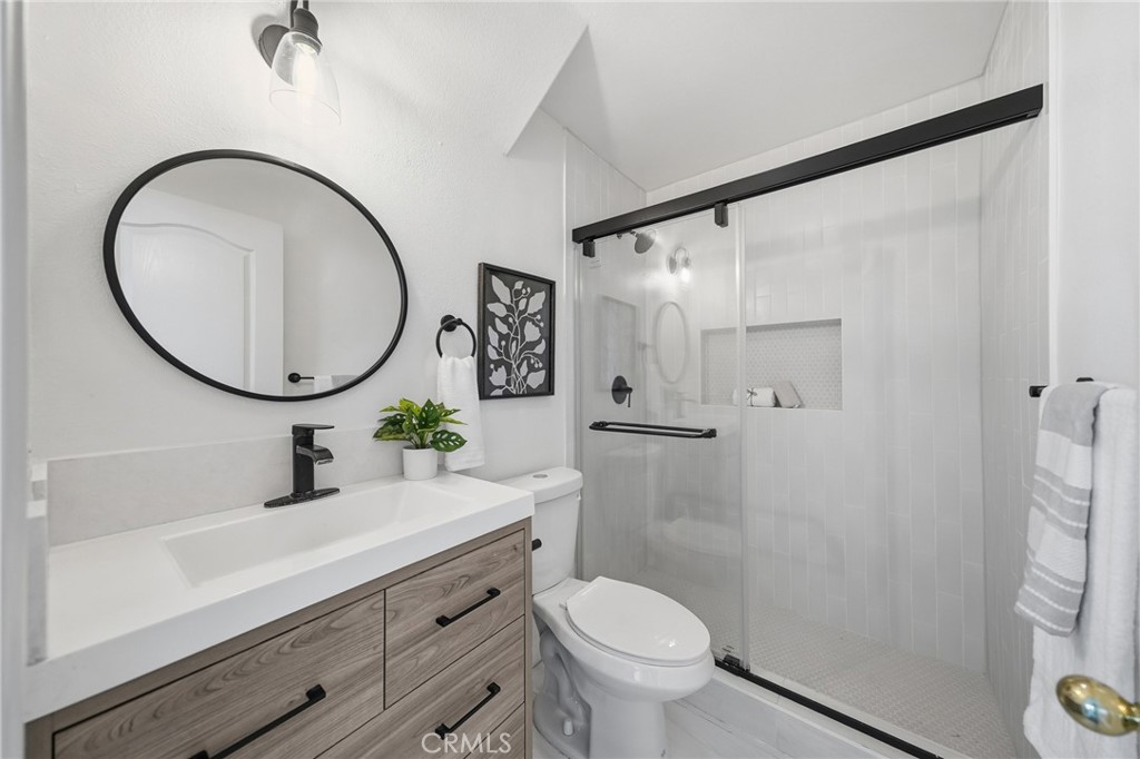 781 Roscoe Street Property Photo 21