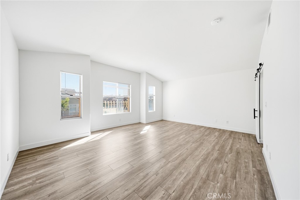 781 Roscoe Street Property Photo 26