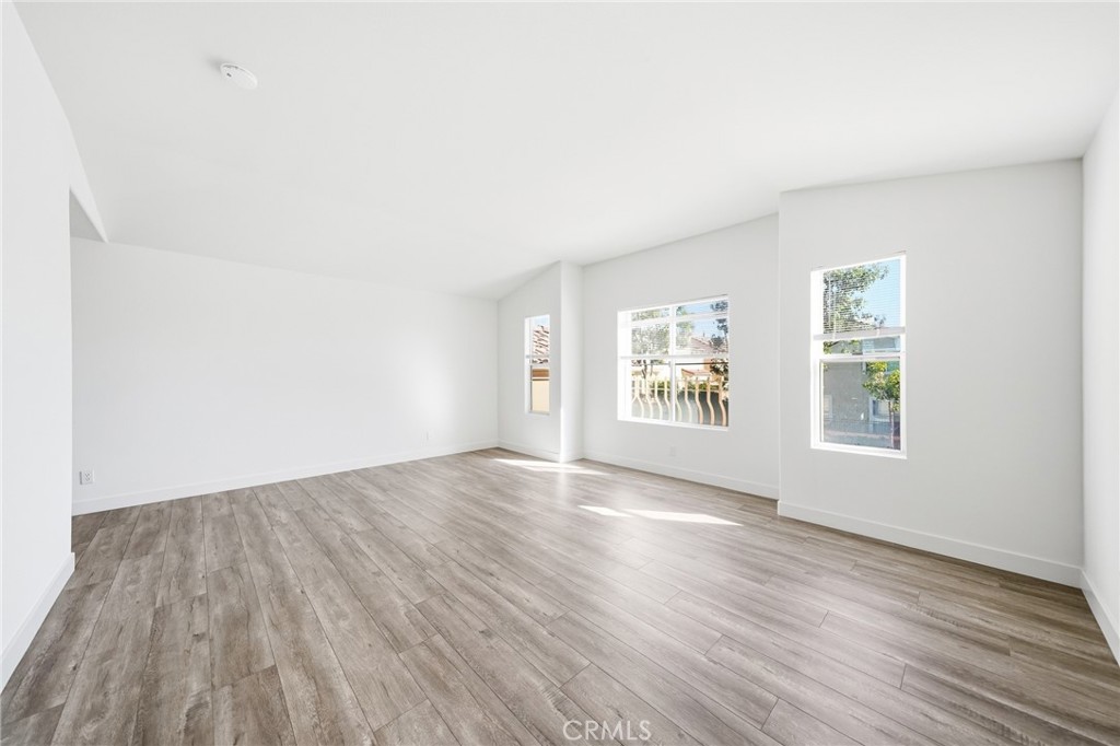 781 Roscoe Street Property Photo 28