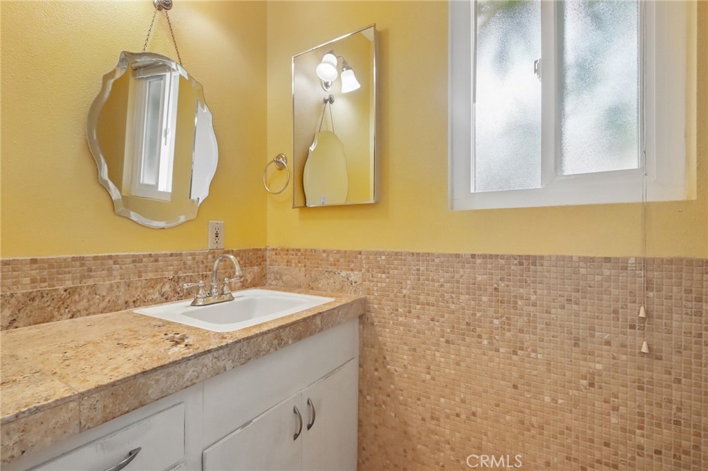 12312 Newport Property Photo 10