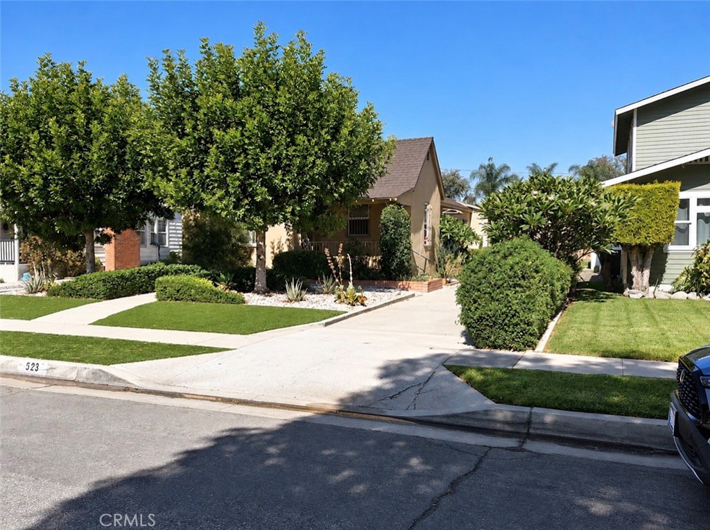 523 W Florence Avenue Property Photo 1