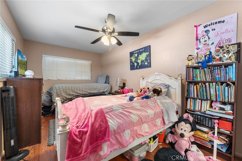 2526 E Van Buren Property Photo 5