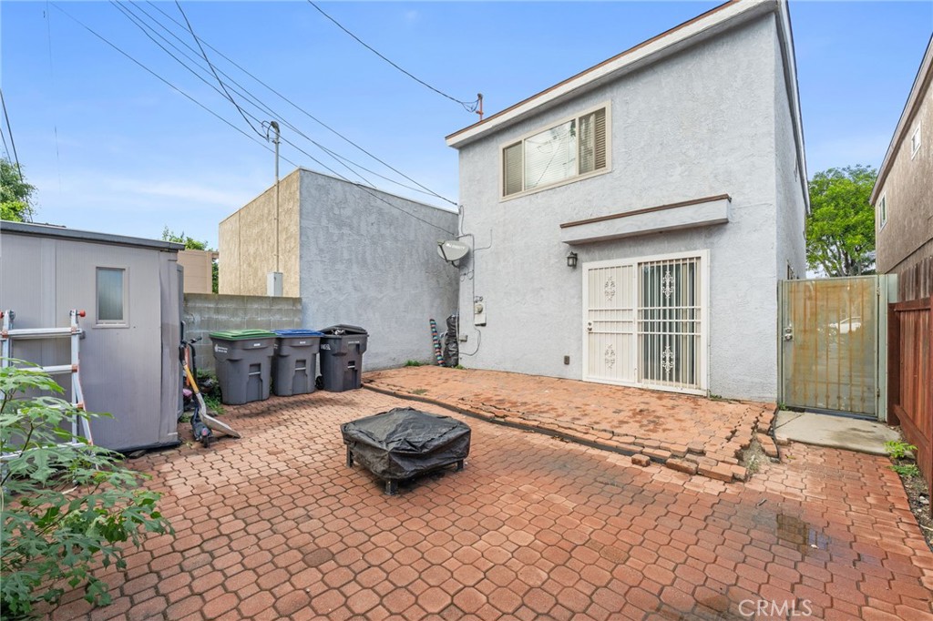 2526 E Van Buren Property Photo 19