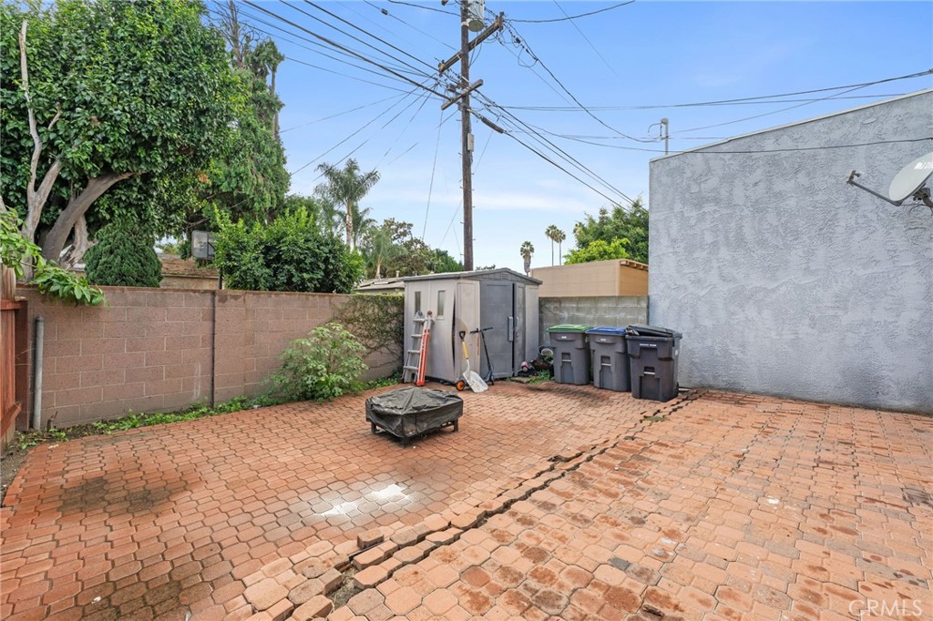 2526 E Van Buren Property Photo 20