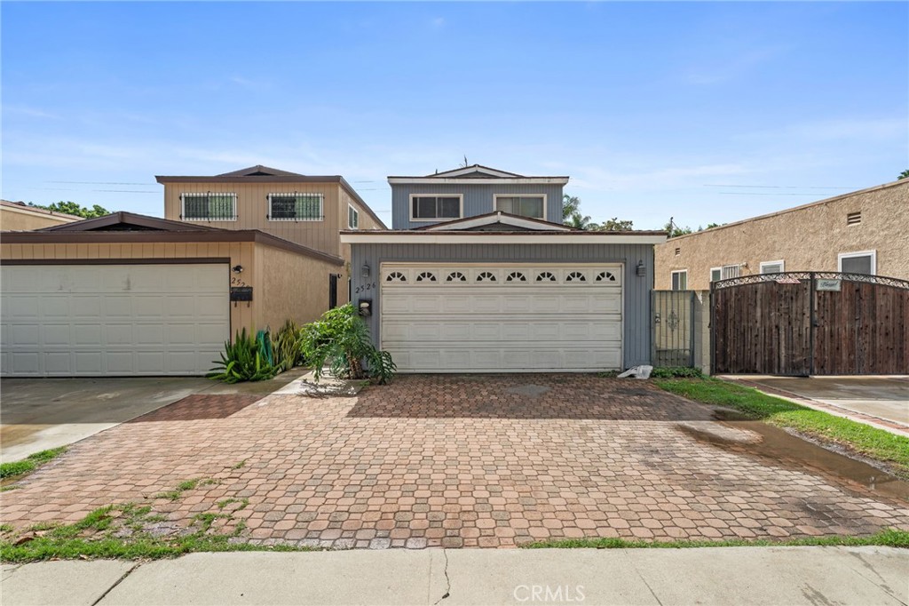 2526 E Van Buren Property Photo 27