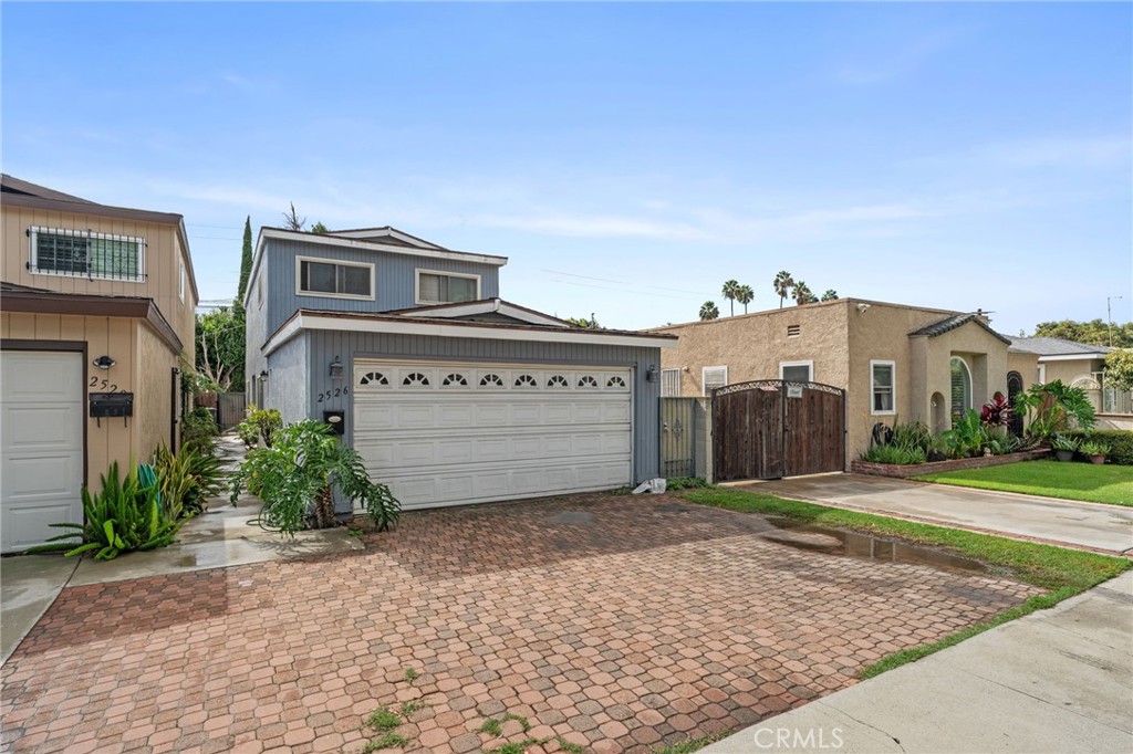 2526 E Van Buren Property Photo 29