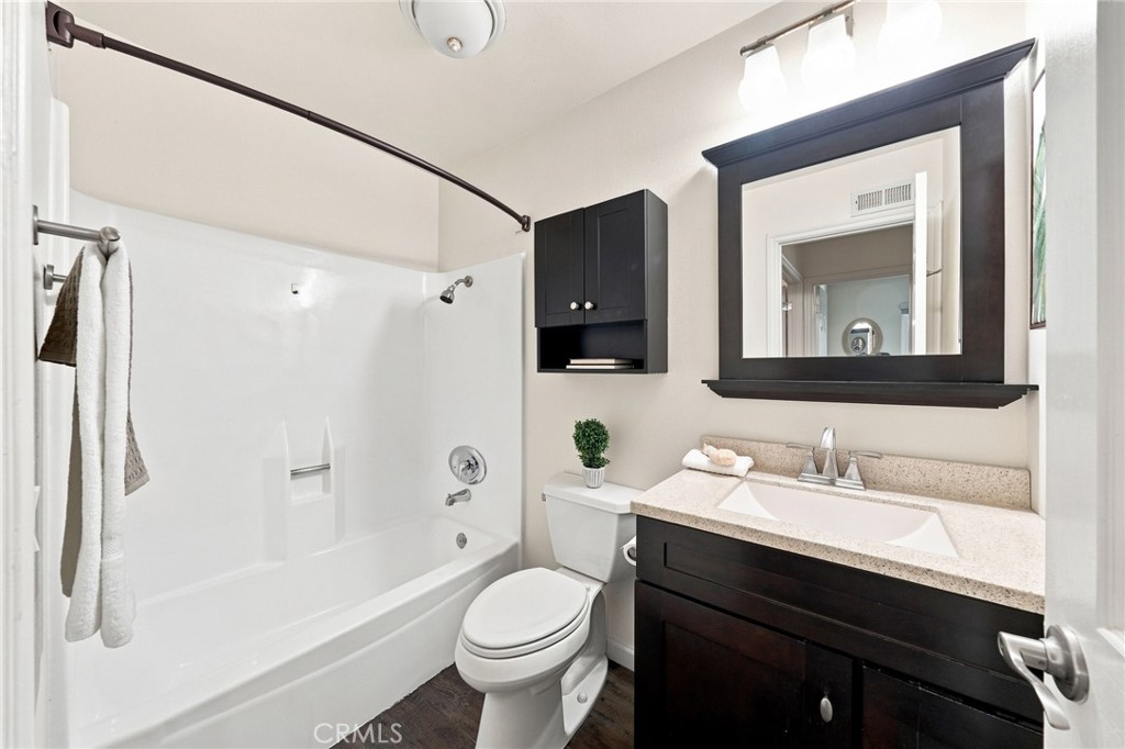 2536 Coventry Property Photo 14