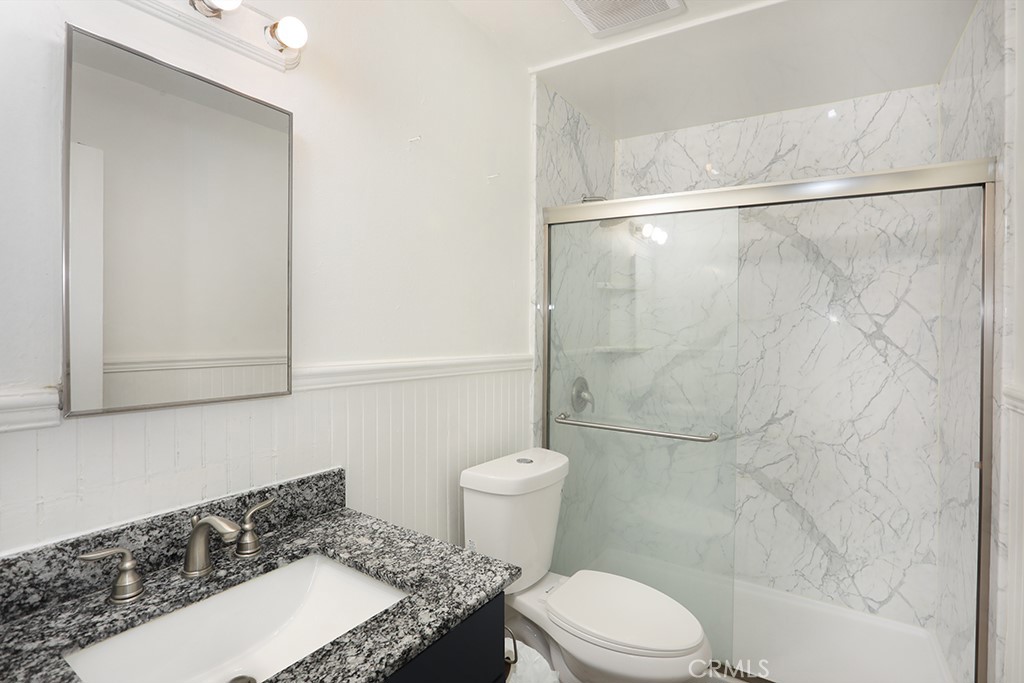 1272 E Mcfadden Property Photo 16