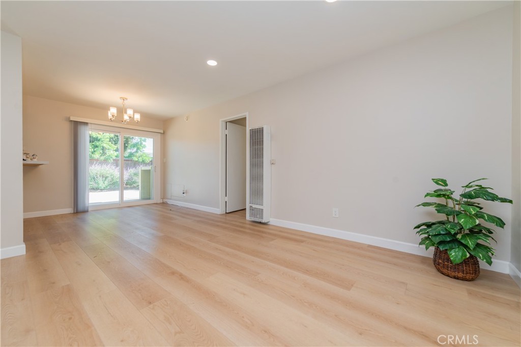347 S Clark Street Property Photo 4