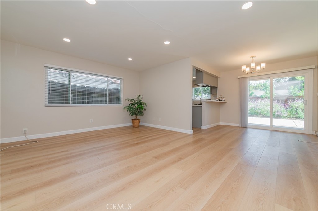 347 S Clark Street Property Photo 5