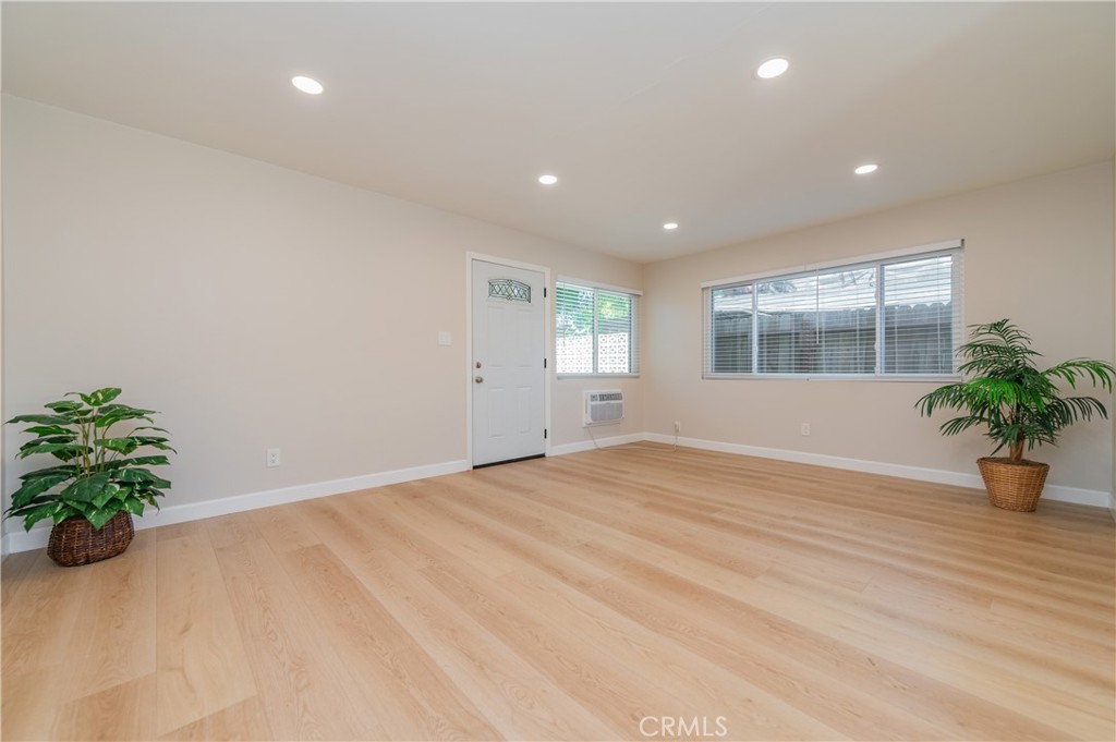 347 S Clark Street Property Photo 6
