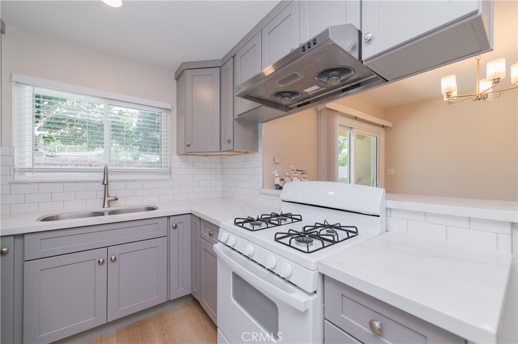 347 S Clark Street Property Photo 9