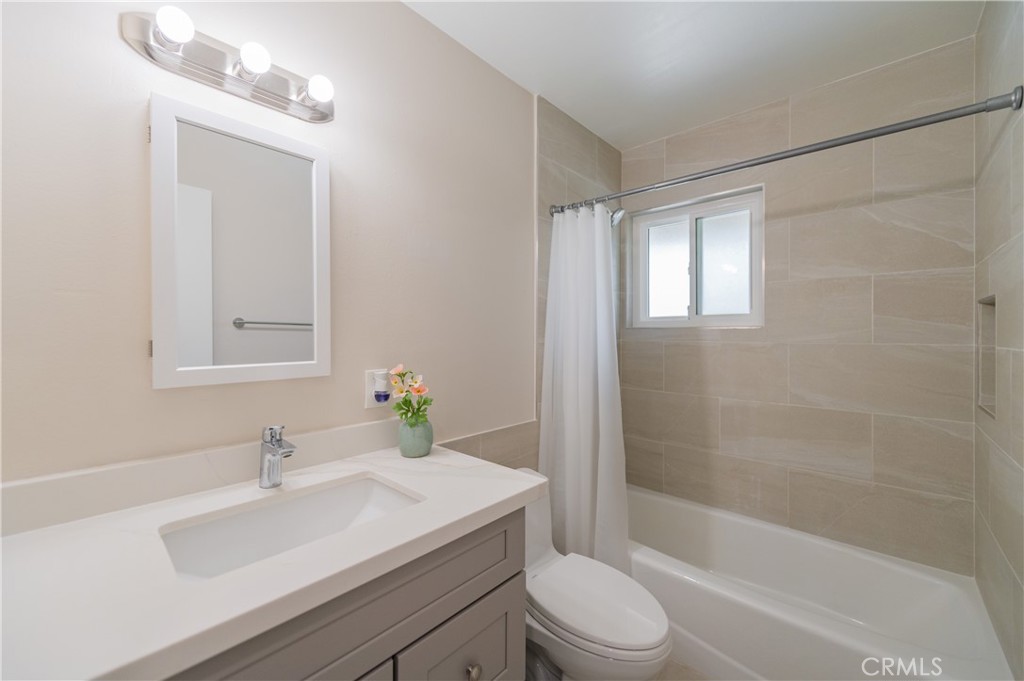 347 S Clark Street Property Photo 17