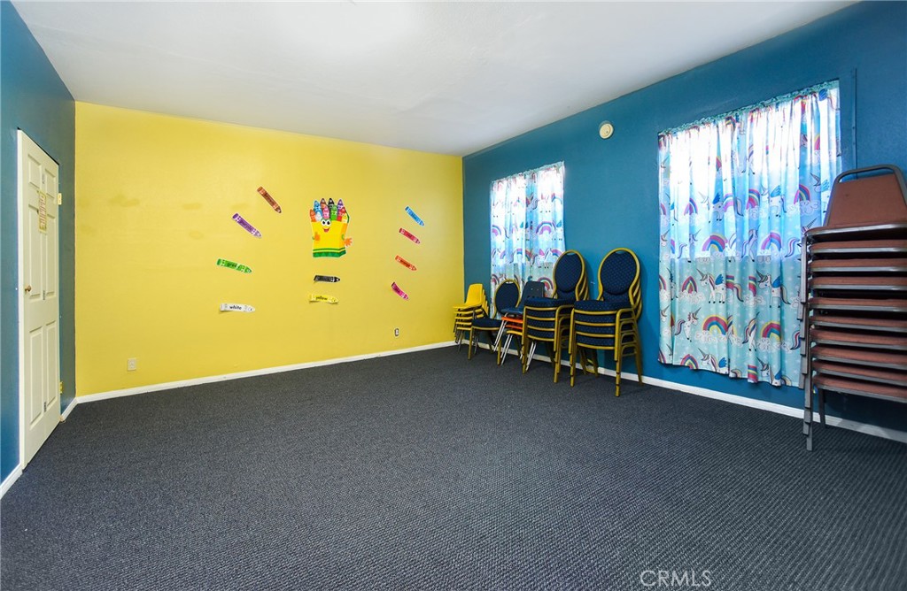 731 W 80th Property Photo 19
