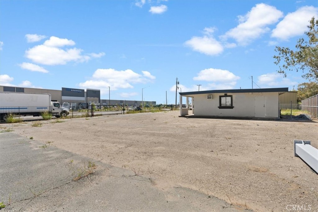 6113 Bridgehead Road Property Photo 4