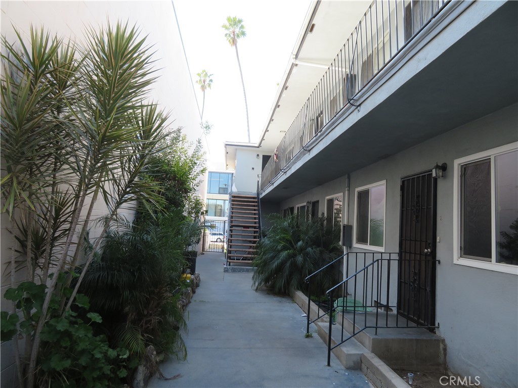 1547 Euclid Street Property Photo 8
