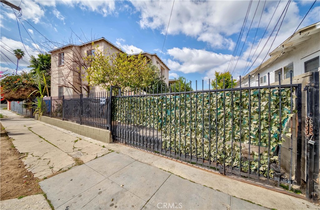 1709 Sichel Street Property Photo