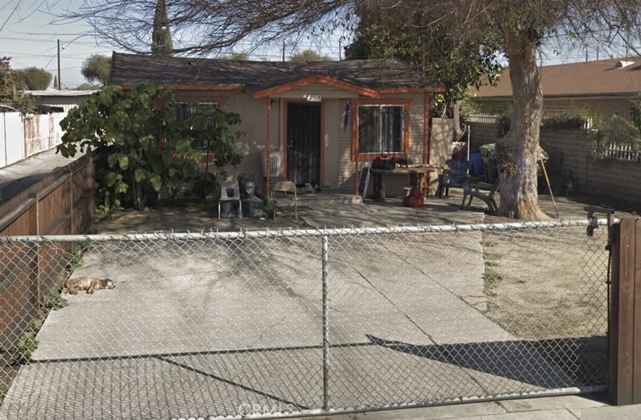 2513 E 129th Street Property Photo
