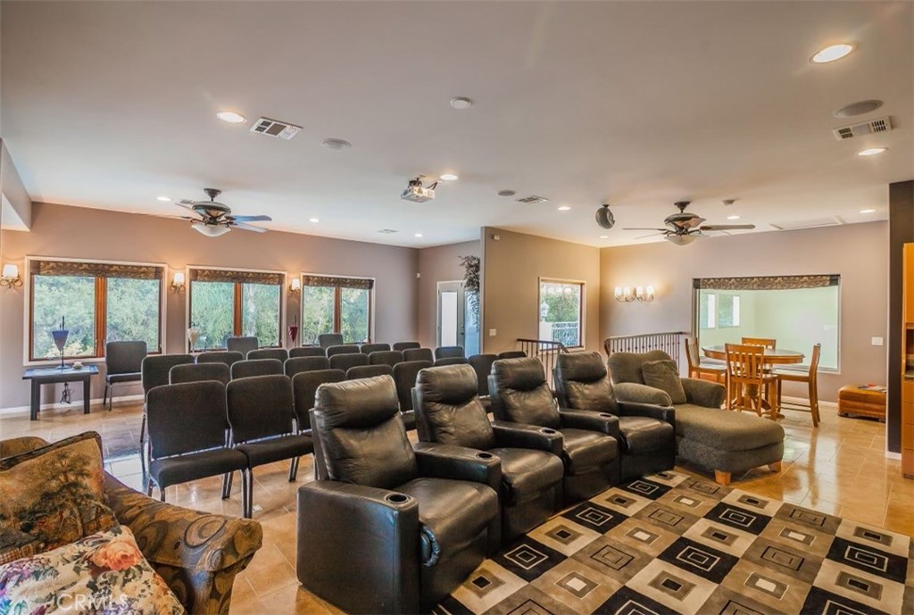 4305 N Sunflower Avenue Property Photo 22