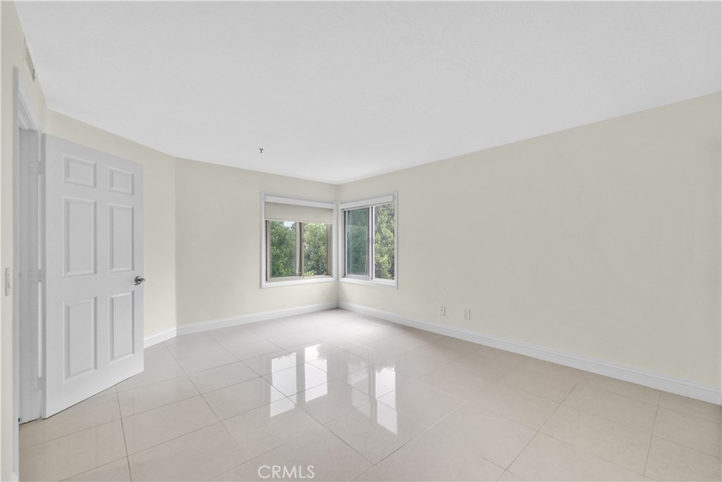 260 Cagney Lane 105 Property Photo 27